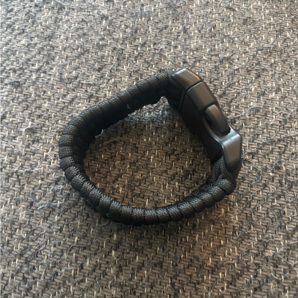 Black Paracord bracelet